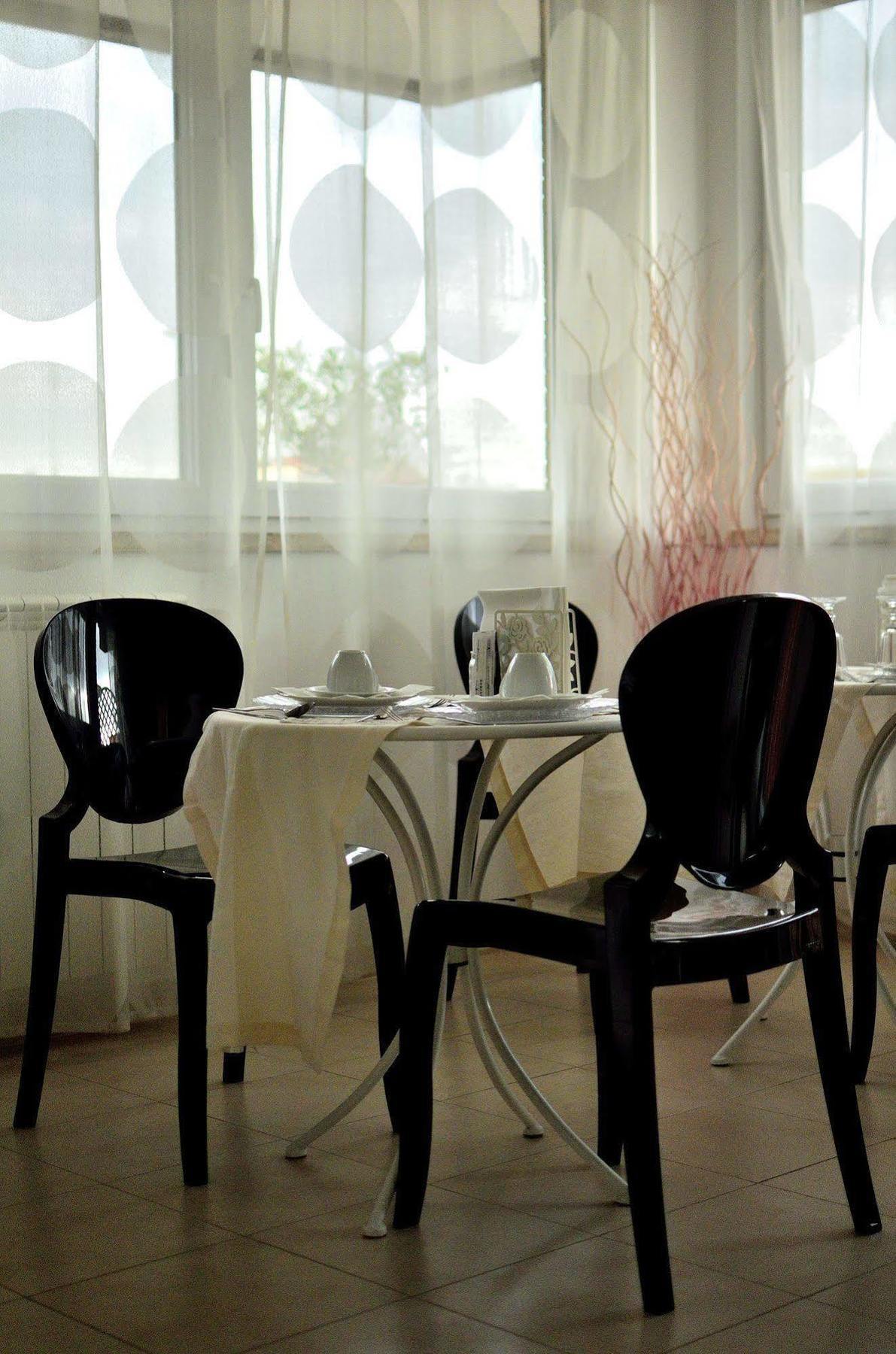 Rome&Suites Екстериор снимка